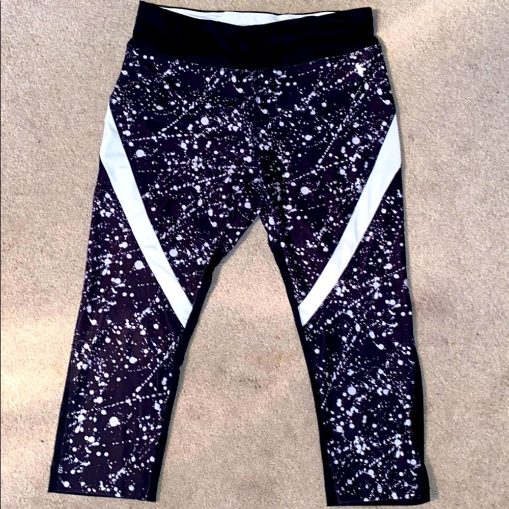 Danskin Women's Active Splatter Swirl Capri